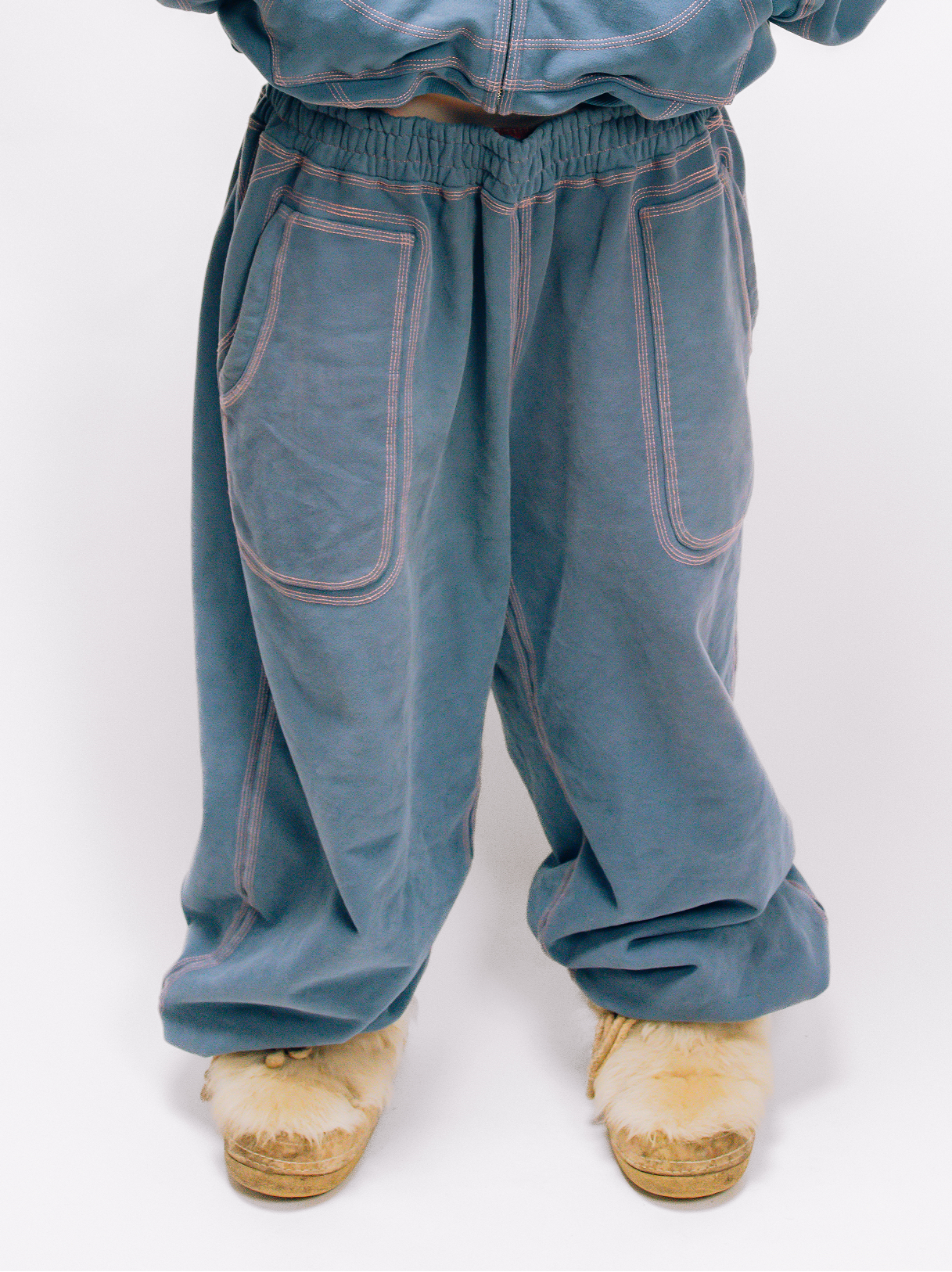 OVERSTITCH JOGGERS BLUE/PINK