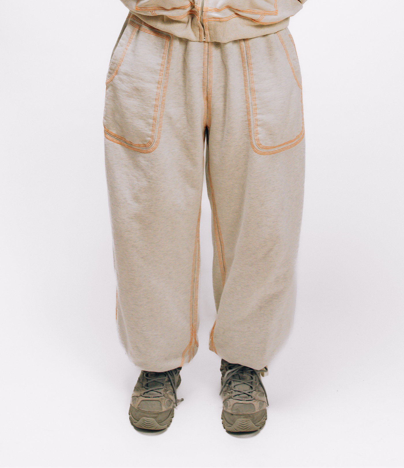 OVERSTITCH JOGGERS GREY/ORANGE