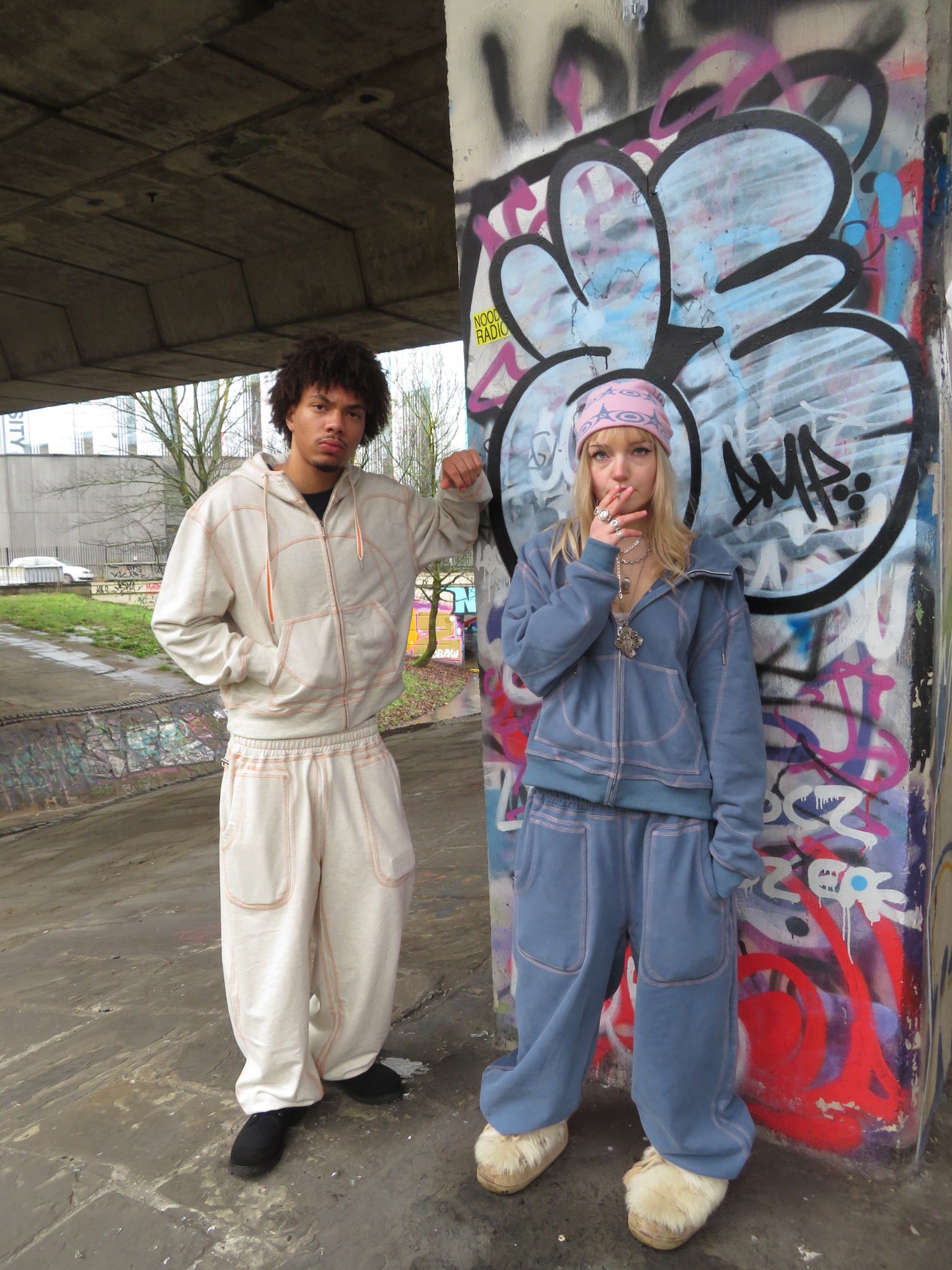 OVERSTITCH JOGGERS BLUE/PINK